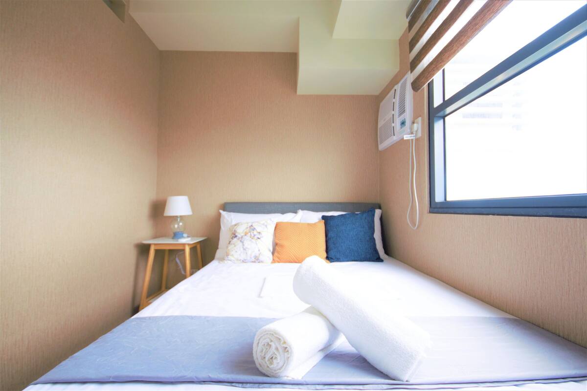 Studio Home 2 | Desk, soundproofing, iron/ironing board, free WiFi