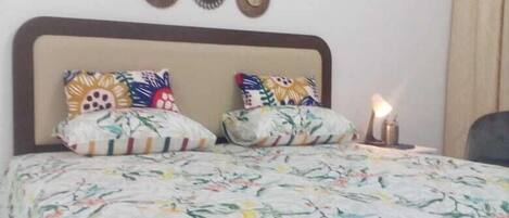 Iron/ironing board, free WiFi, bed sheets, wheelchair access