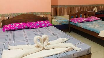 6 bedrooms, internet, bed sheets