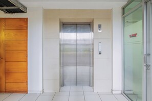 Interior detail - Collection O 818 Micasa Residence (Bandung)