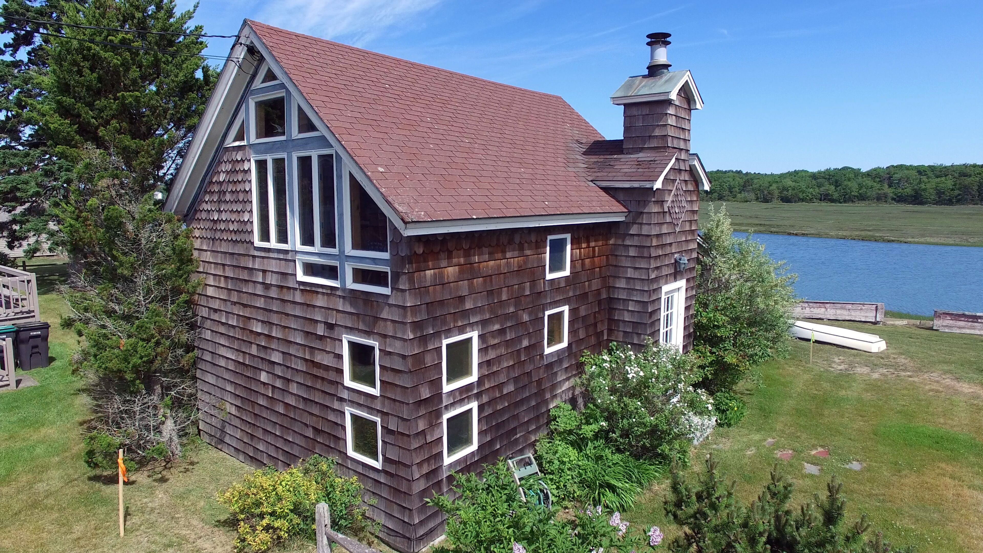 Quiet ocean front cottage with views of Rachel Carson Wildlife Refuge