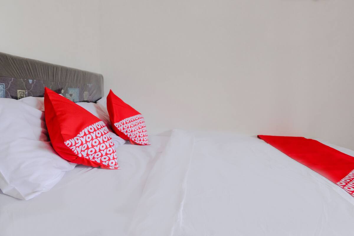 Standaard tweepersoonskamer | Een bureau, gratis wifi, beddengoed