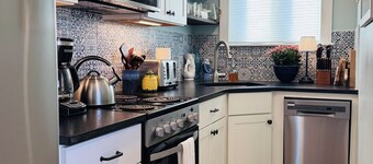 Fabulous, Sparkling Clean, Walk to Everything!