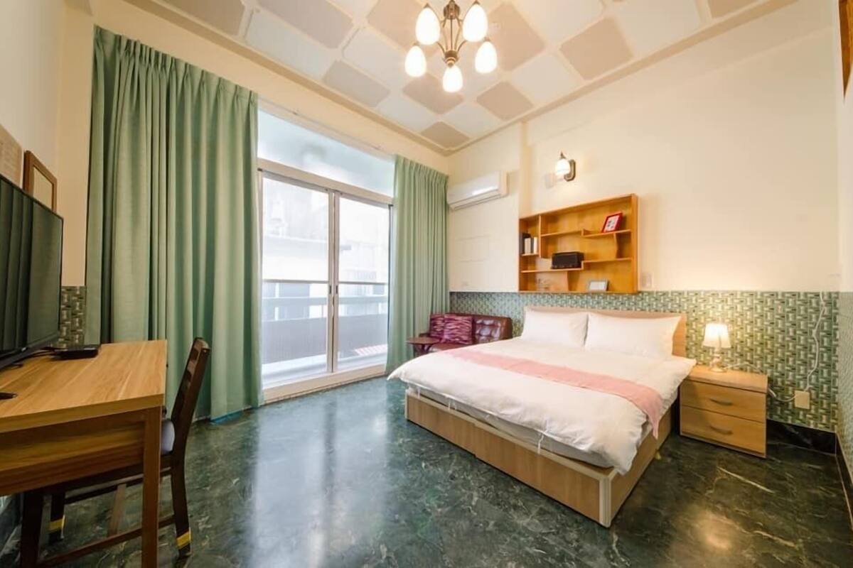 Comfort Quadruple Room | Desk, rollaway beds, free WiFi, bed sheets