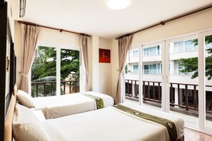 4 bedrooms, desk, iron/ironing board, WiFi