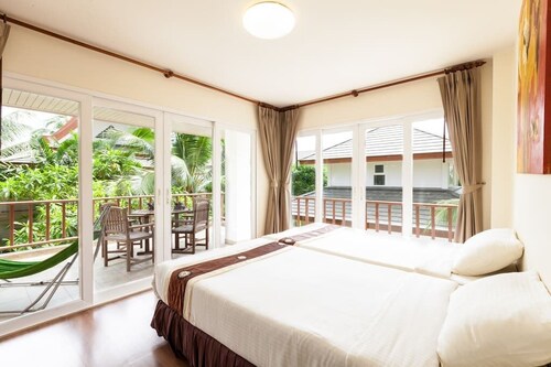 4 Bedrooms Beach Villa with 3 pools at Villa 21 Chaam Baan Talay Samran 