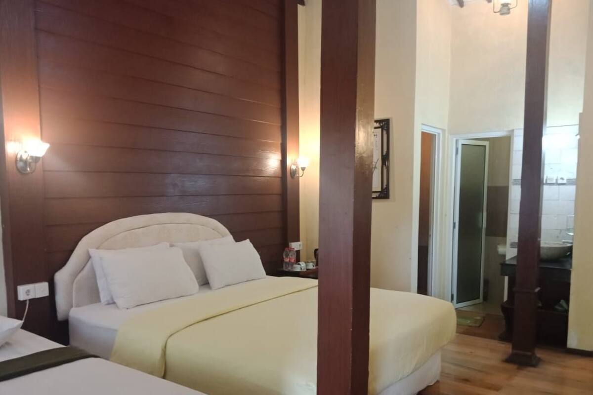 Family Bungalow | Blackout curtains, rollaway beds, free WiFi, bed sheets