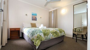 3 bedrooms, bed sheets