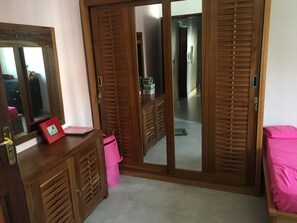 2 Schlafzimmer, Bügeleisen/Bügelbrett, WLAN, Bettwäsche