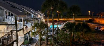 ビーチフロント、平和、家族連れに最適