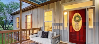 Bird Song Guest House - Peace on the Porches!