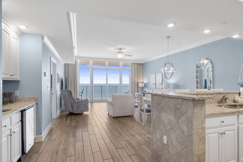 Direct Beachfront Prices Cut March-May Lazy River Waterslide-Hot tub-Indoor Pool