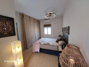 1 chambre, fer et planche à repasser, lit parapluie, Wi-Fi gratuit