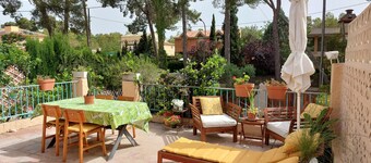 La Casita, 2 bedrooms, garden, pool and hot tub