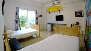 Double Room, Mountain View | Blackout drapes, free WiFi, bed sheets - Surfspot House (Hengchun)