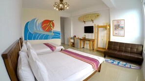 Standard Quadruple Room | Blackout drapes, free WiFi, bed sheets - Surfspot House (Hengchun)