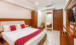 Executive Room, 1 Bedroom | Premium bedding, Select Comfort beds, in-room safe, desk - The Mount City (Chennai)