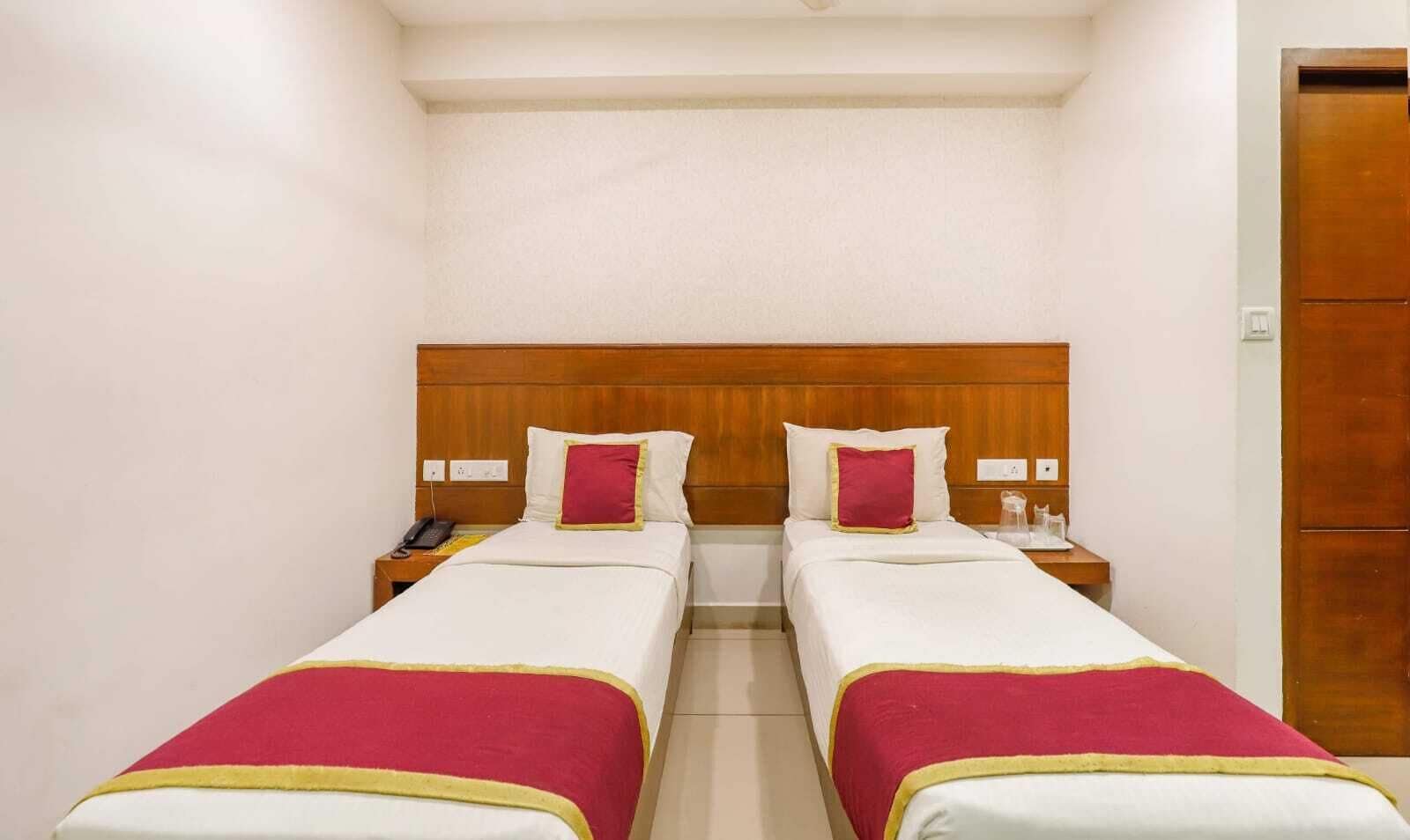 Executive Twin Room, 2 Twin Beds | Premium bedding, Select Comfort beds, in-room safe, desk