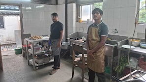 Restaurant - The Mount City (Chennai)