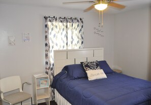 3 bedrooms, in-room safe, iron/ironing board, travel cot