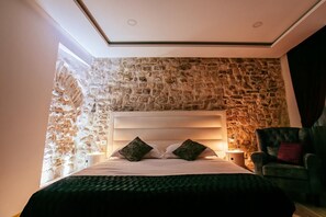 Individually decorated, individually furnished, desk, soundproofing - Get Split Luxury Apartment (Split)