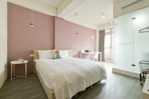 Desk, blackout drapes, soundproofing, free WiFi - Feng Jia Tonight Hostel (Taichung)