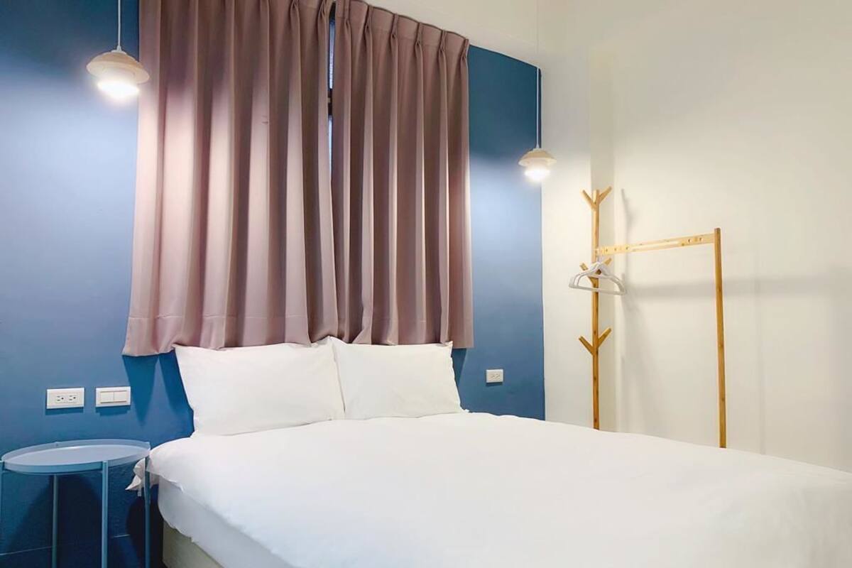 Superior Double Room | Desk, blackout drapes, soundproofing, WiFi (free)