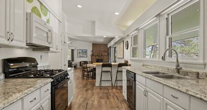 Mt Charmer-near NAU, Downtown, Trails, & Hwy to Canyon