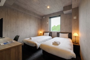 Classic Room, 2 Twin Beds | In-room safe, desk, blackout drapes, WiFi (free) - Mercure Niseko Resort (Formerly known as Midtown Niseko) (Kutchan)
