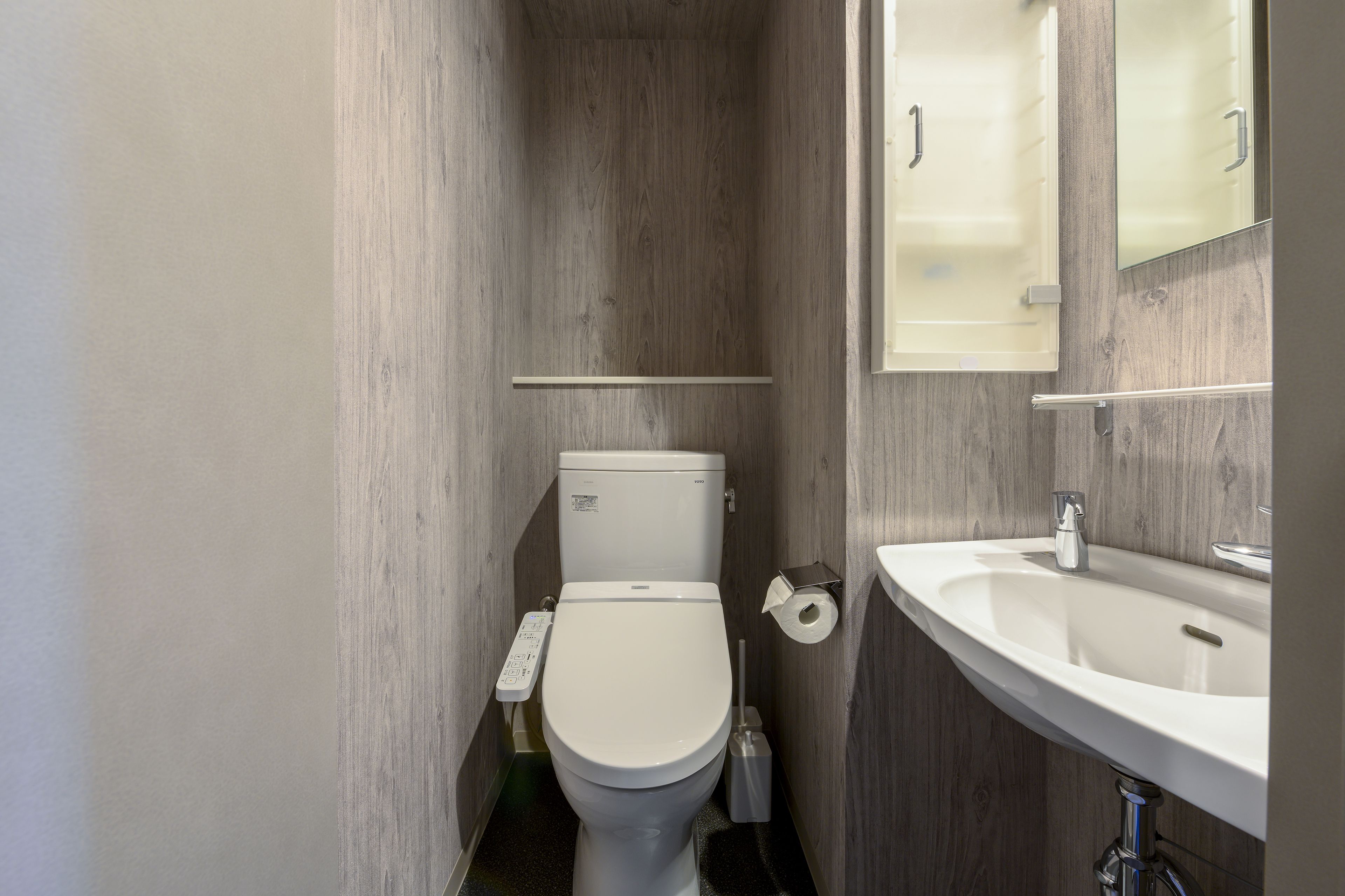 separate bathtub and shower, free toiletries, hair dryer, slippers