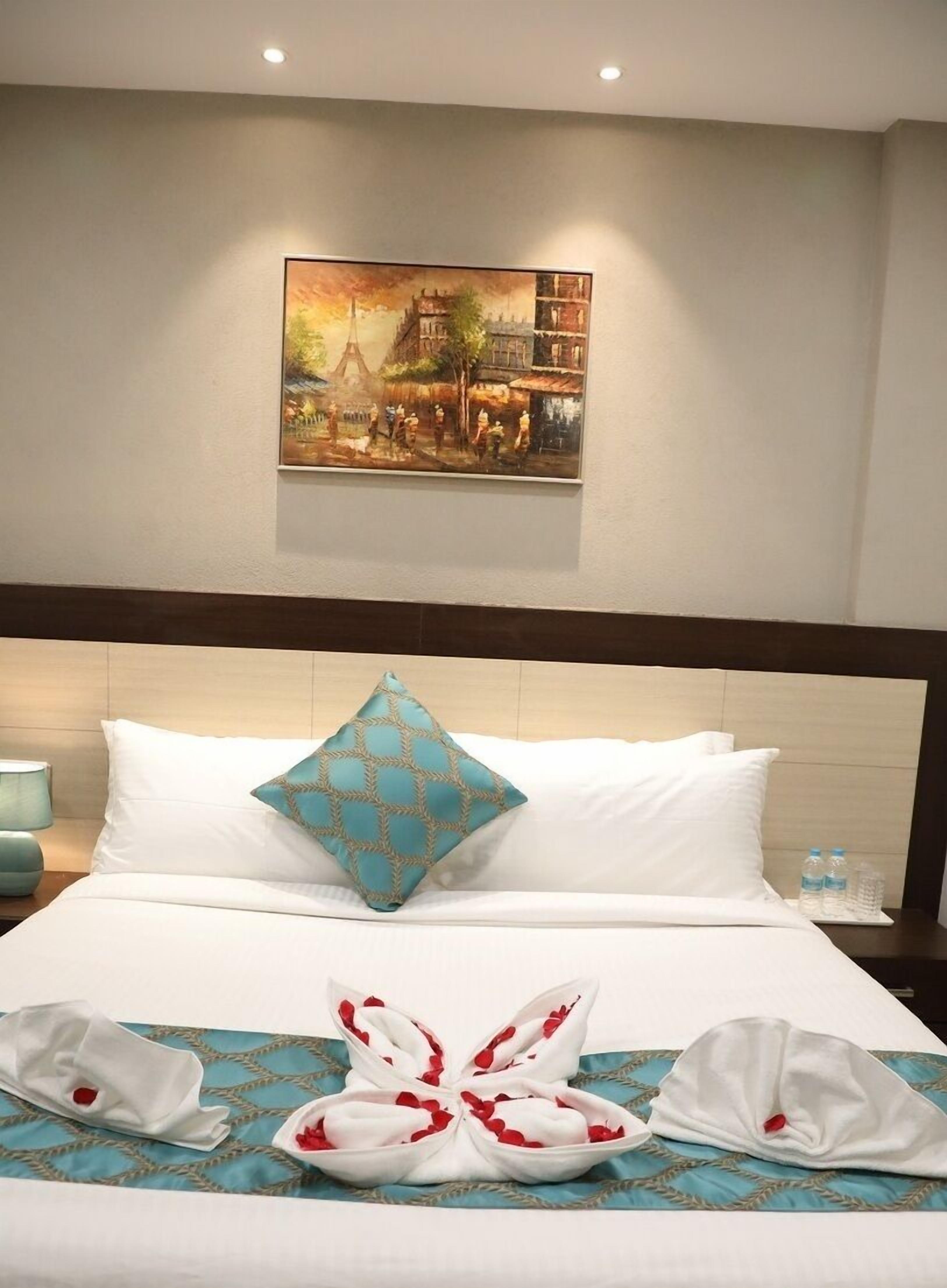 Egyptian cotton sheets, premium bedding, pillow-top beds, desk