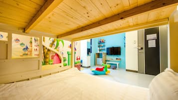 Basic Quadruple Room, City View | Premium bedding, down comforters, individually decorated, soundproofing