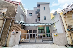 Front of property - Chikan Fun Guesthouse (Tainan)