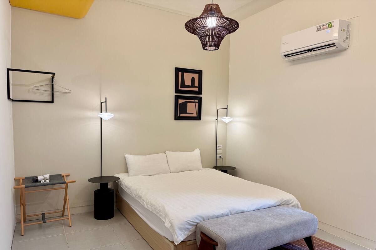 Premium bedding, down duvets, soundproofing, free WiFi