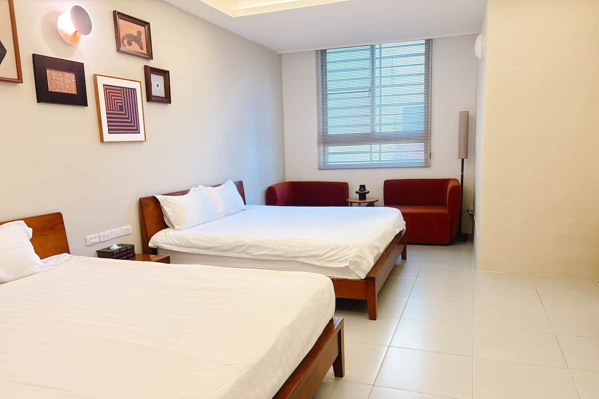 Gallery Quadruple Room | Premium bedding, down comforters, individually decorated, soundproofing