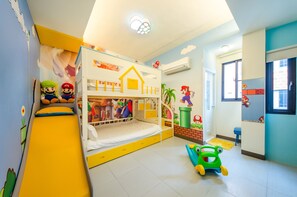Basic Quadruple Room, City View | Premium bedding, down comforters, individually decorated, soundproofing - Chikan Fun Guesthouse (Tainan)