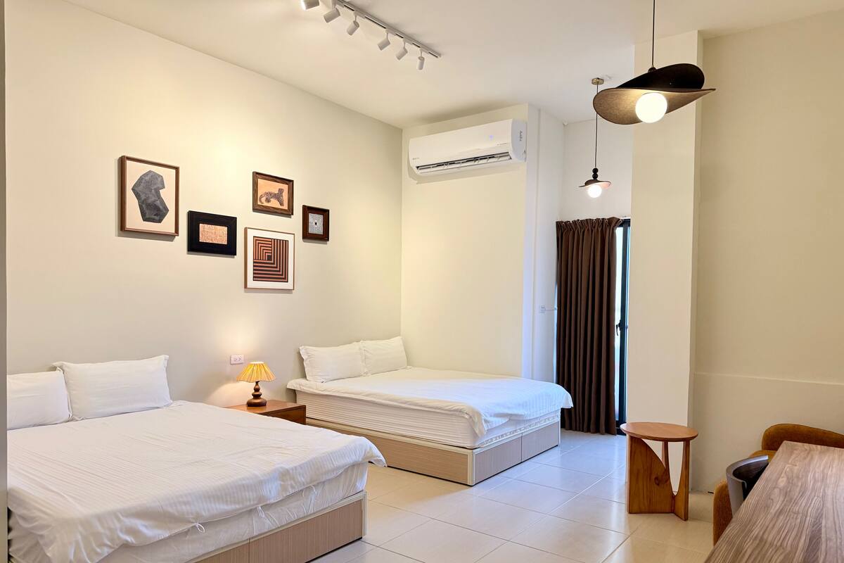 Premium bedding, down duvets, soundproofing, free WiFi