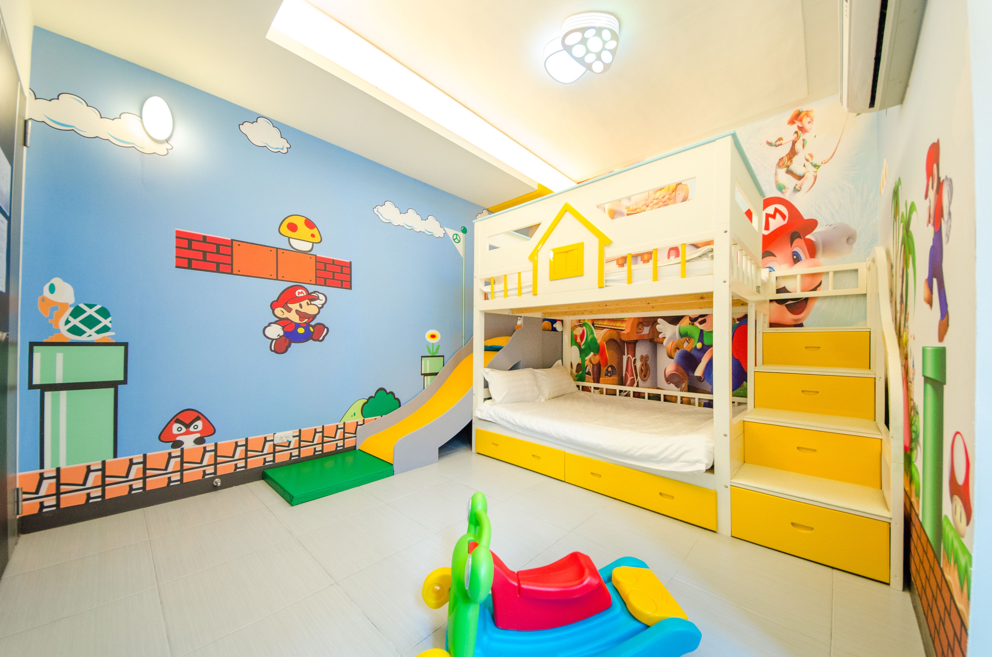 Basic-herbergi fyrir fjóra - borgarsýn | Rúmföt af bestu gerð, dúnsængur, sérhannaðar innréttingar