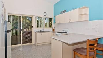 House, 2 Bedrooms | Private kitchen | Full-sized fridge, oven, stovetop, cookware/dishes/utensils