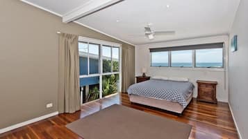 House, 5 Bedrooms | 5 bedrooms, iron/ironing board