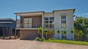 Exterior - Dolce Villa (Moreton Island)