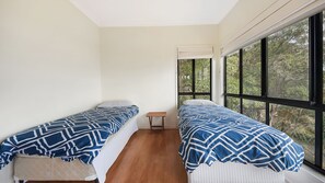 House, 6 Bedrooms | 6 bedrooms, iron/ironing board