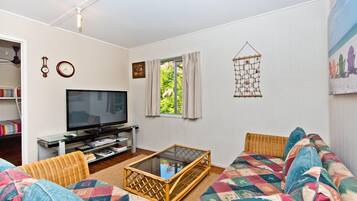 House, 2 Bedrooms | Living area | Plasma TV