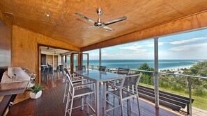 House, 5 Bedrooms | Balcony