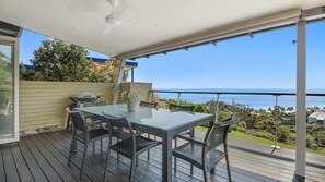 House, 3 Bedrooms | Balcony