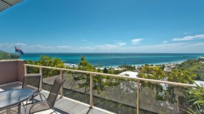 House, 3 Bedrooms (2 Queen, 2 Tri-bunk, 1 Double Sofabed) | Balcony view