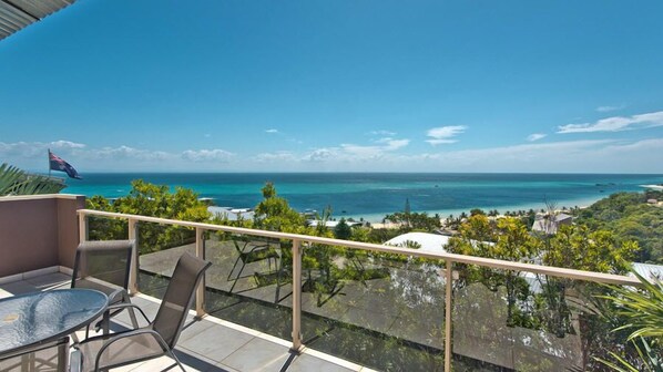 Ferienhaus, 3 Schlafzimmer (2 Queen, 2 Tri-bunk, 1 Double Sofabed) | Blick vom Balkon