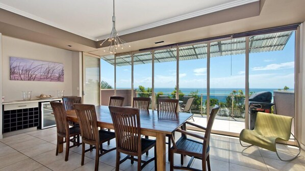 House, 3 Bedrooms (2 Queen, 2 Tri-bunk, 1 Double Sofabed) | In-room dining