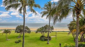 A golf course with a view of the ocean. - Villa at Tangalooma - Villa 14 (Moreton Island)