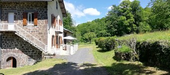 Country house Marmanhac (CANTAL) 
